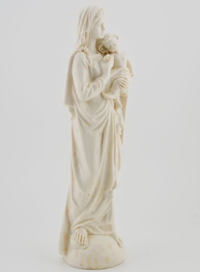 Our Lady of Comfort with Baby Jesus Statue - Ivory Look - 20 cm (pic 3)
