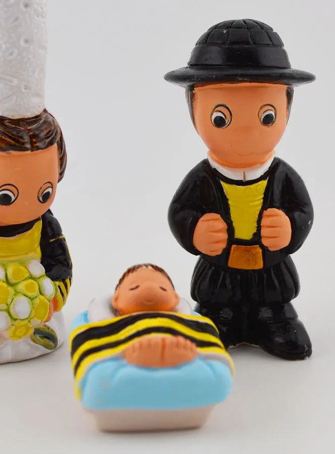 Nativity Scene Around the World - Brittany Nativity Set (pic 3)