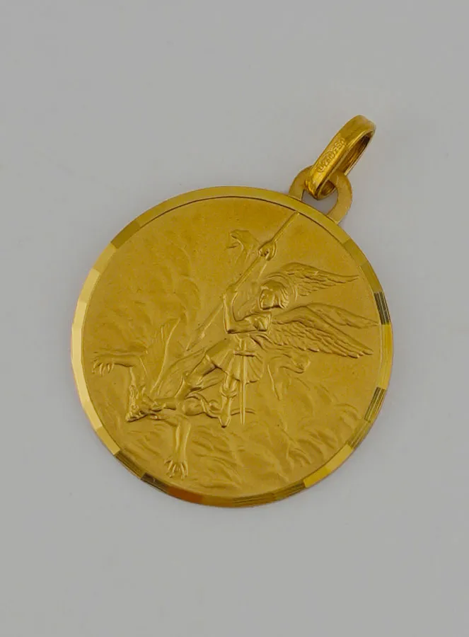 Shiny Saint Michael Archangel Medal in 18 Carats Solid Gold - 1,8 cm (pic 3)
