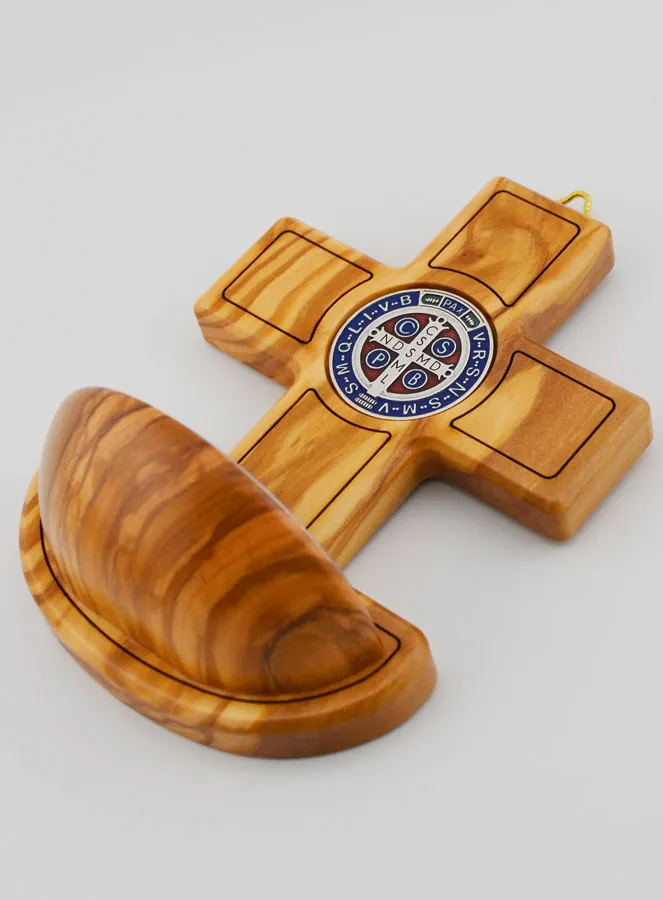 Saint Benedict Medal & Olive Wood Holy Water Pot - 12cm (pic 4)