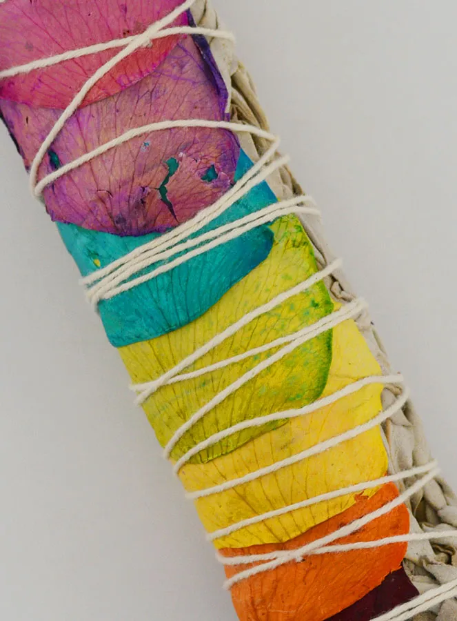 White Sage and Multicoloured Rose Petals - Smudge Stick 40-60g (pic 3)