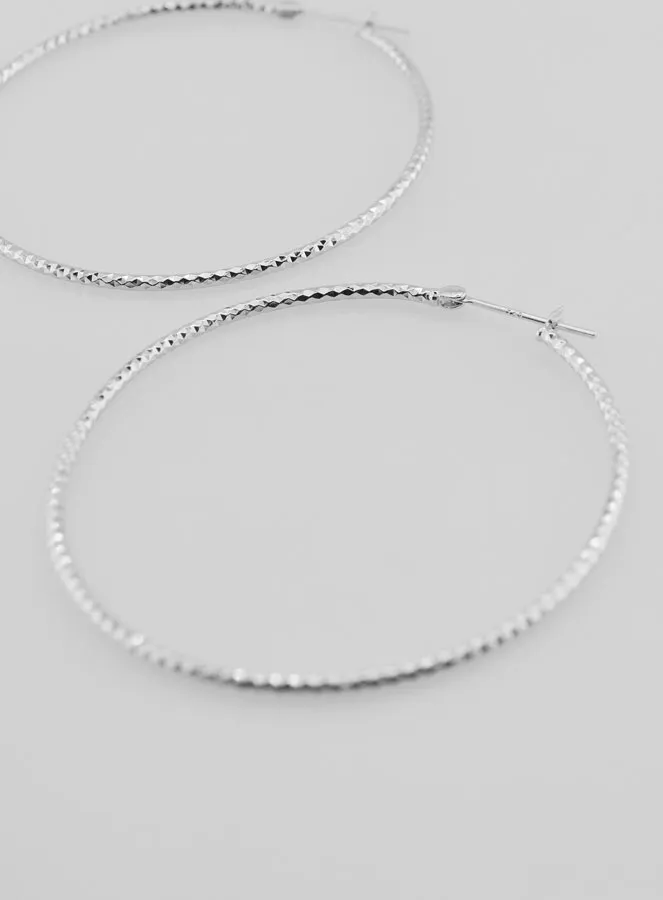 Hammered Creole Earrings in Rhodium-Plated 925 Silver - 50mm (pic 3)