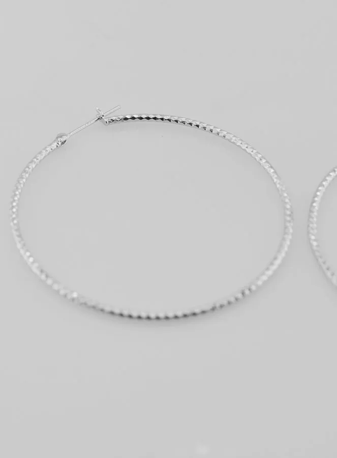 Hammered Creole Earrings in Rhodium-Plated 925 Silver - 50mm (pic 4)