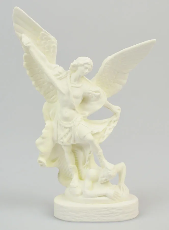 Phosphorescent Resin Statue of Saint Michael - 12cm (pic 1)