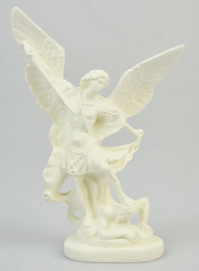 Phosphorescent Resin Statue of Saint Michael - 15cm (pic 1)