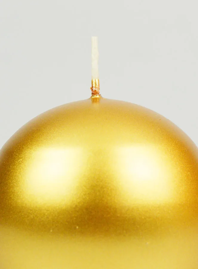 Golden Christmas Ball Candle - 8cm (pic 3)
