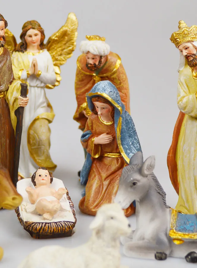 Christmas Nativity Scene with 11 Figures (pic 3)