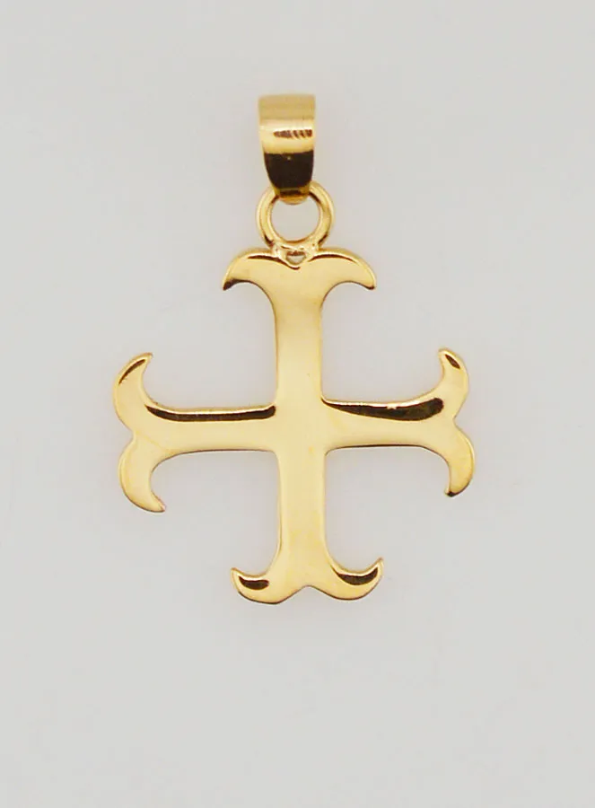 Templar Cross Pendant in Golden Stainless Steel - 15mm (pic 1)