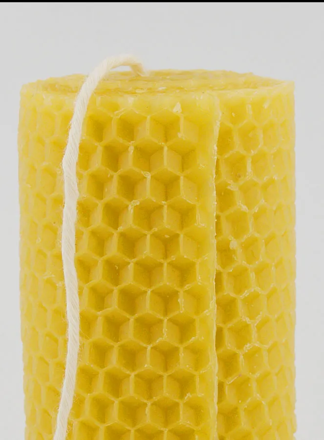 Natural Honeycomb Beeswax Candle - 10cm (pic 3)