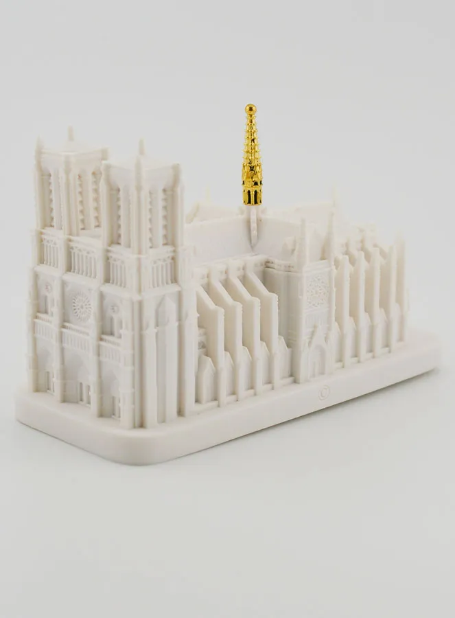 Statue Notre Dame of Paris Cathedral (pic 3)