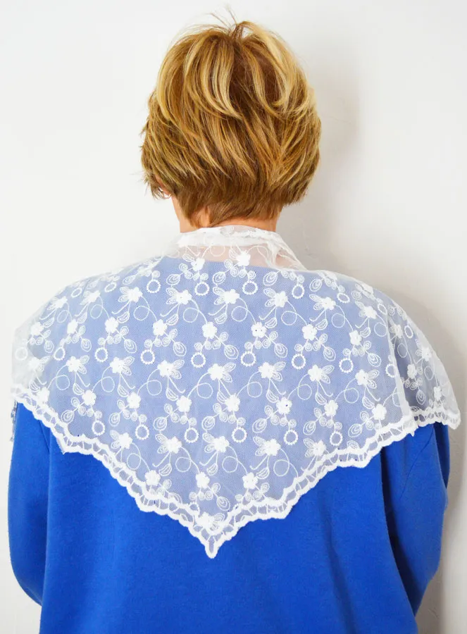 Christian Veil - Embroidered Mantilla White (pic 1)