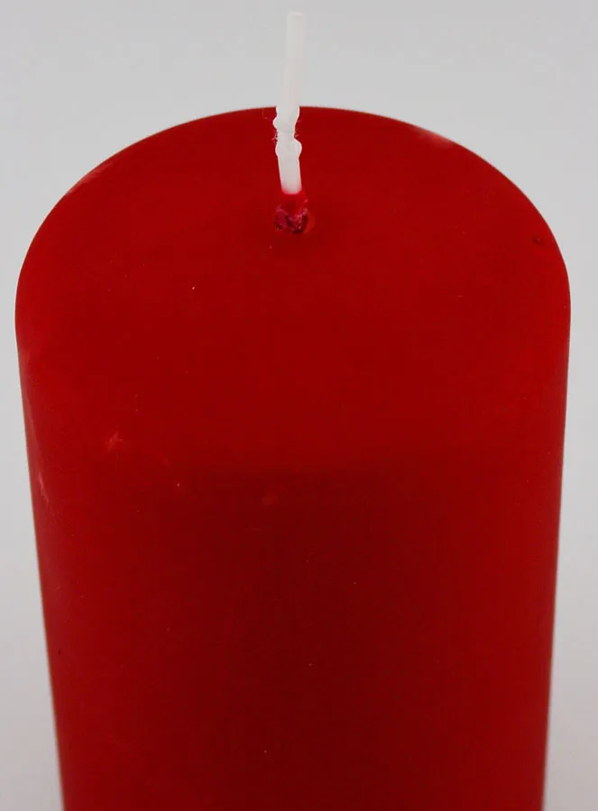 Velvet-Effect Christmas Candle – Red (pic 4)