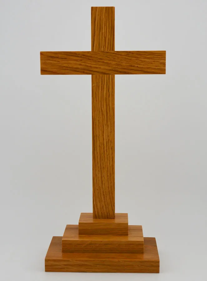 Crucifix on a Base made of Light Oak – 25cm (pic 1)