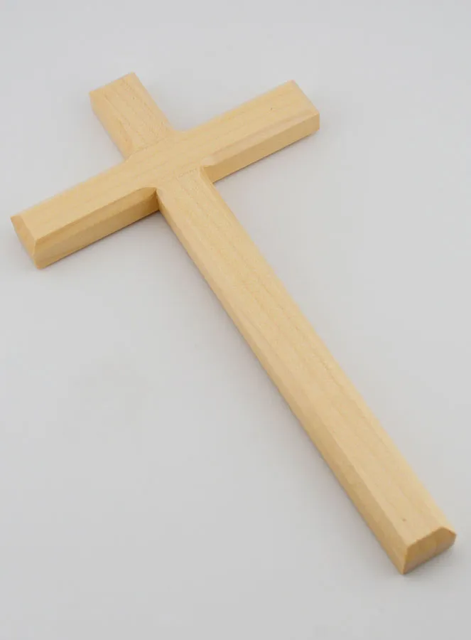 Crucifix made from Natural Lime Wood – 22cm (pic 3)