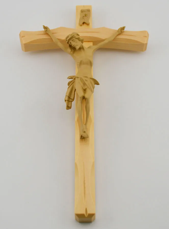 Curved Natural Linden Wood Crucifix – 22cm (pic 2)