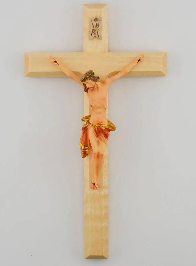 Linden Wood Crucifix and Christ with a Red Cloth – 18cm (pic 1)