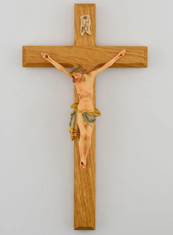 Linden Wood Crucifix and Christ with a Blue Cloth – 18cm (pic 1)