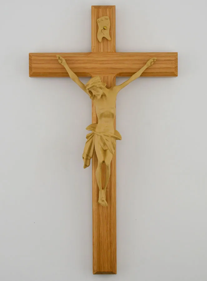 Natural Oak Crucifix with Christ - 22cm (pic 1)