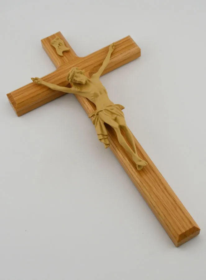 Natural Oak Crucifix with Christ - 22cm (pic 3)