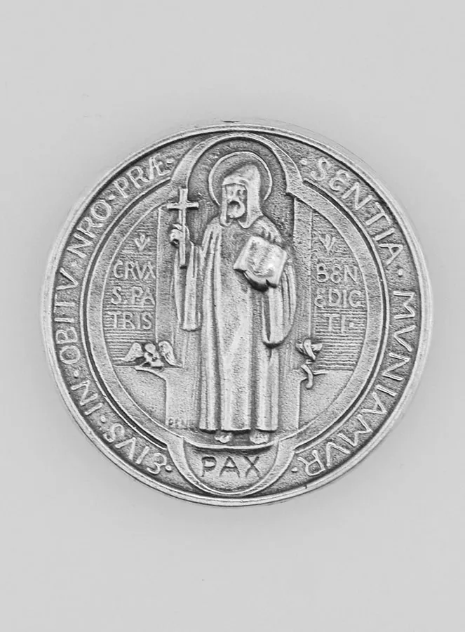 Saint Benedict Self-Adhesive Badge – 33mm (pic 1)