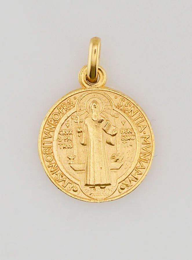 Gold-plated St Benedict’s Medal – 15mm (pic 1)