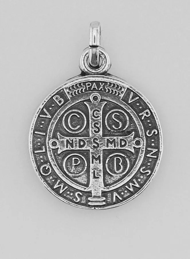 Silver-Plated St Benedict’s Medal – 18mm (pic 1)