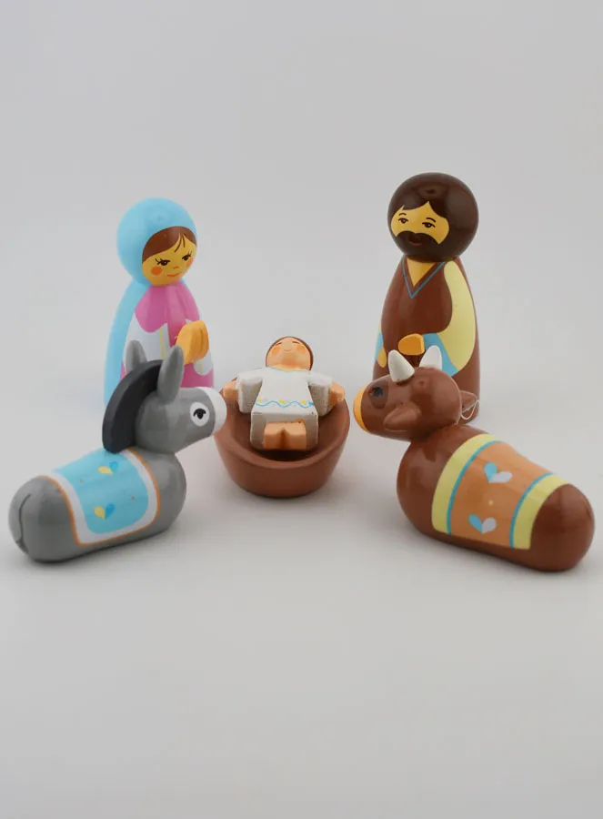 Children’s Nativity Scene – Pink Mary (pic 1)