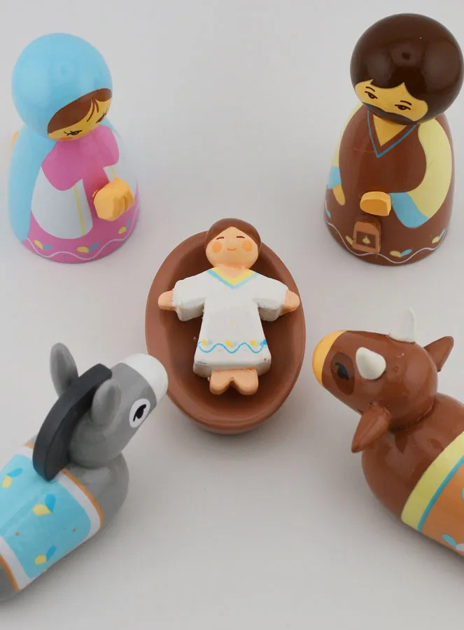Children’s Nativity Scene – Pink Mary (pic 2)