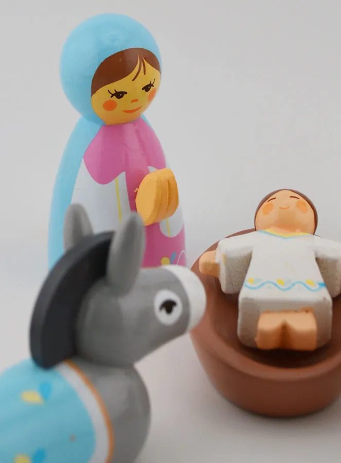 Children’s Nativity Scene – Pink Mary (pic 3)