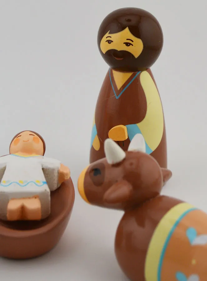 Children’s Nativity Scene – Pink Mary (pic 4)