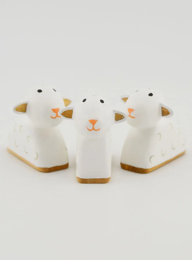 Christmas Nativity Scene – 3 Sheep 4cm (pic 1)