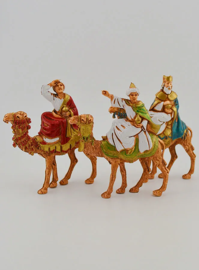 Nativity Figures Three Wise Men on a Camel – 6cm (pic 1)
