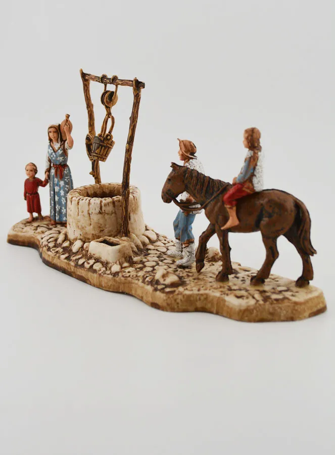 Nativity Figure At The Well – 6 cm (pic 2)