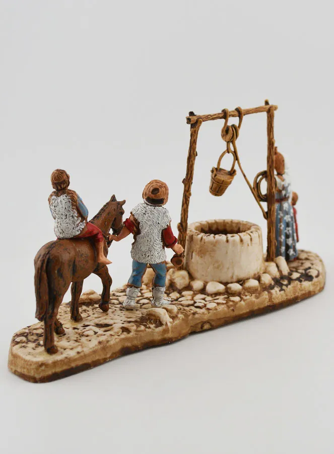 Nativity Figure At The Well – 6 cm (pic 4)