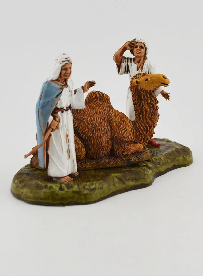 Nativity Figure Camel Drivers and Seated Camel – 6cm (pic 2)