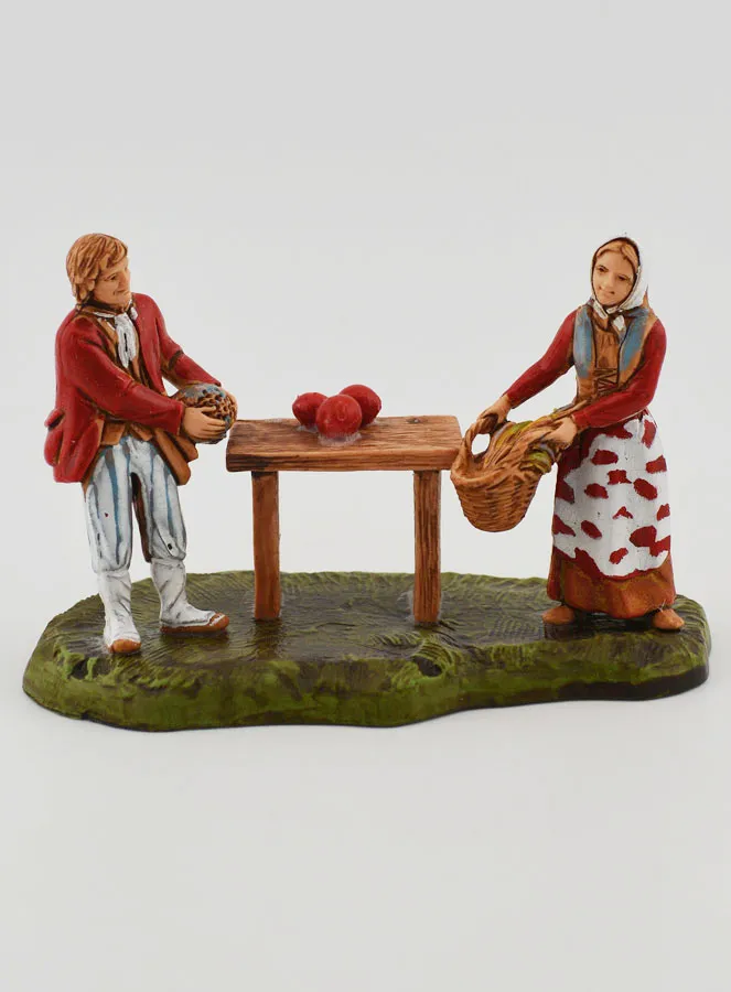 Nativity Figure Greengrocer and Customer - 6cm (pic 1)