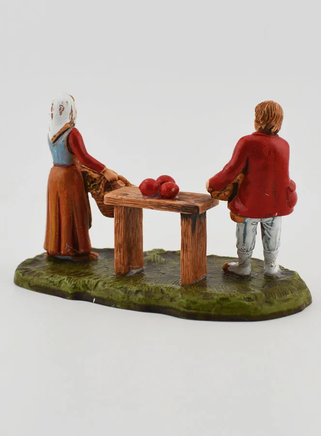 Nativity Figure Greengrocer and Customer - 6cm (pic 4)