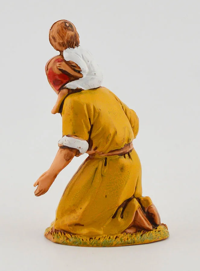 Nativity Figure Beggar Woman with Child – 6cm (pic 4)