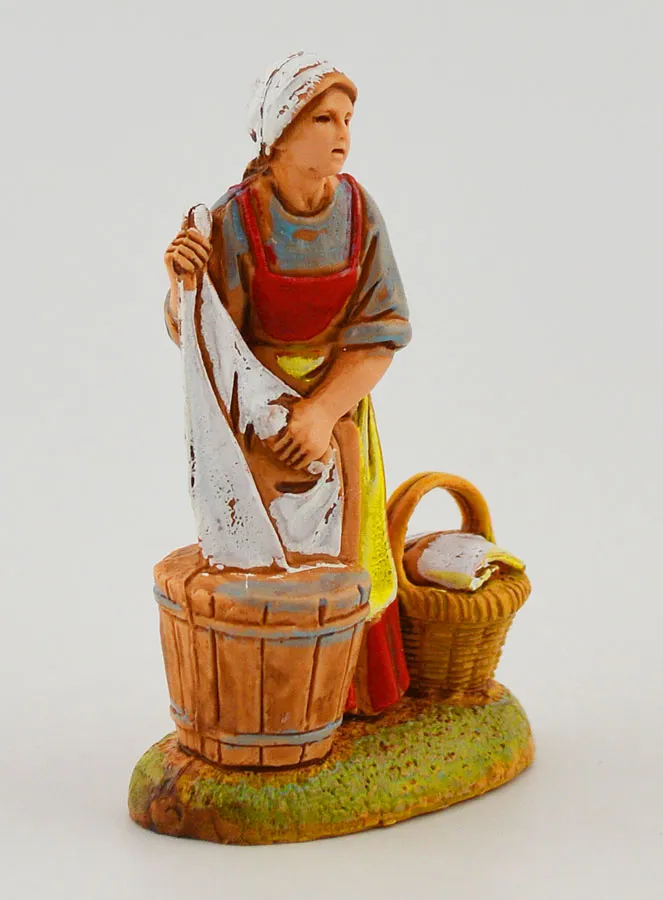 Nativity Figurine Washerwoman – 6cm (pic 3)