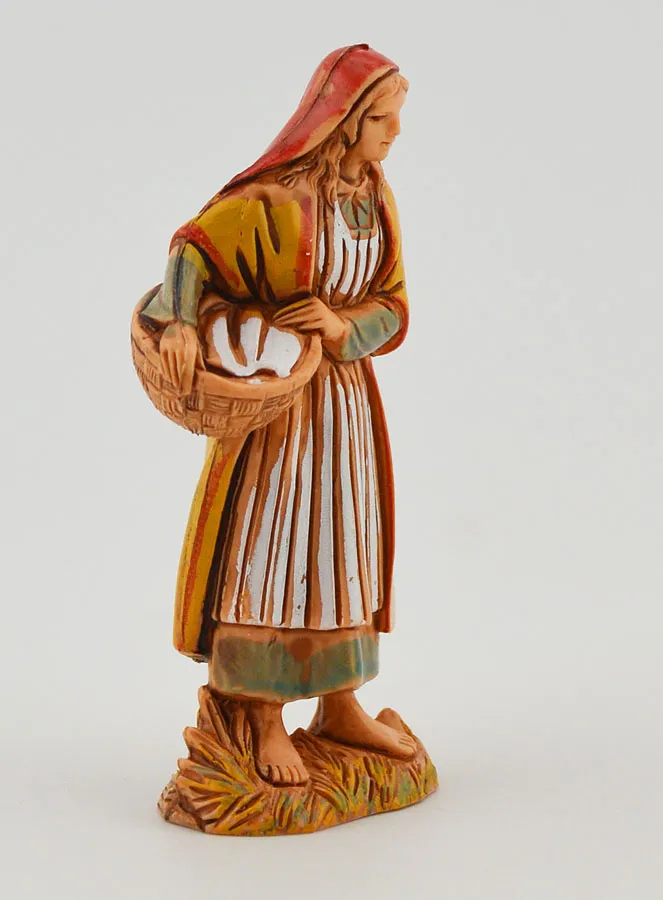 Nativity Figure Woman with a Laundry Basket – 6cm (pic 3)