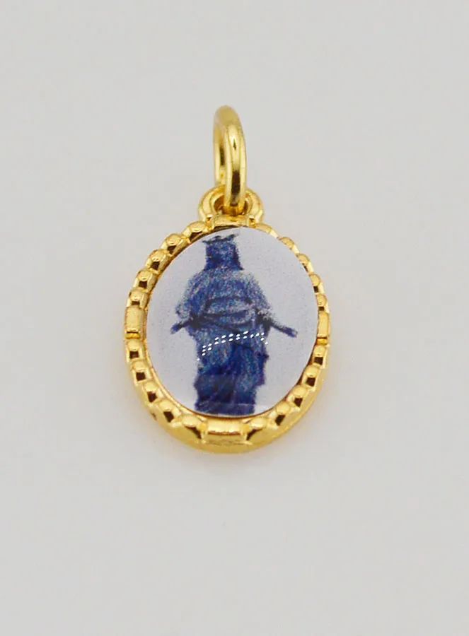 15mm Twisted-Edge Medal – Black Madonna (pic 2)