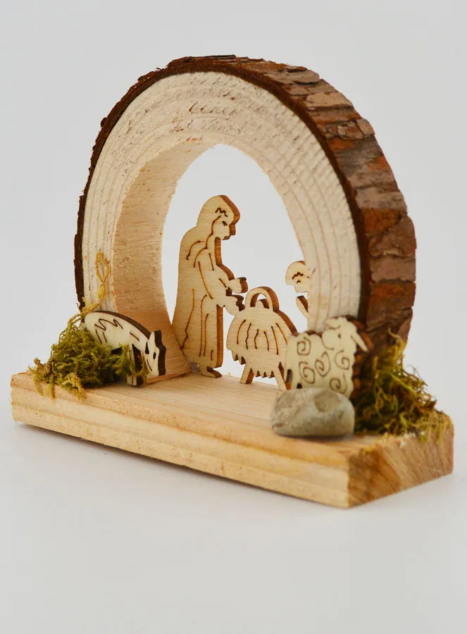 Natural Wood Nativity Scene – Rounded (pic 2)