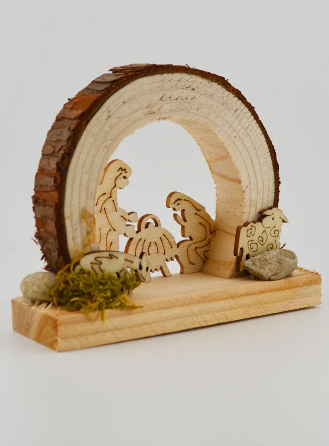 Natural Wood Nativity Scene – Rounded (pic 3)
