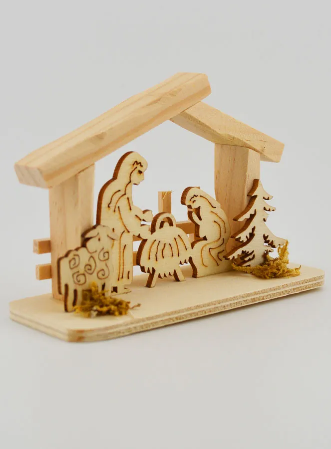 Nativity Scene in Natural Wood – 10cm (pic 3)