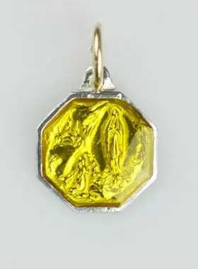 Our Lady of Lourdes Yellow Medal - 1,1 cm (pic 1)