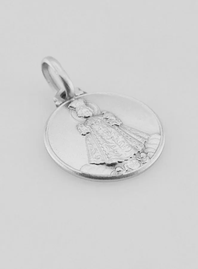 Baby Jesus of Prague Solid Silver Medal - 1,6 cm (pic 3)