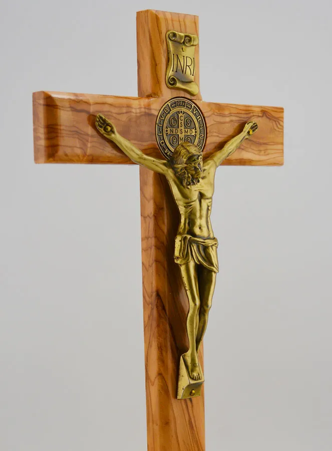 Saint Benedict Olive Wood Cross - Base Box (pic 4)