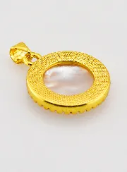 Golden Medal with Mother-of-Pearl Ex-Voto 22mm