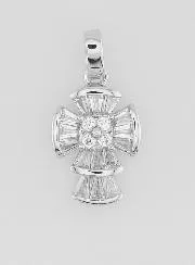 Silver Gothic Cross Pendant – 16mm