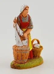 Nativity Figurine Washerwoman – 6cm